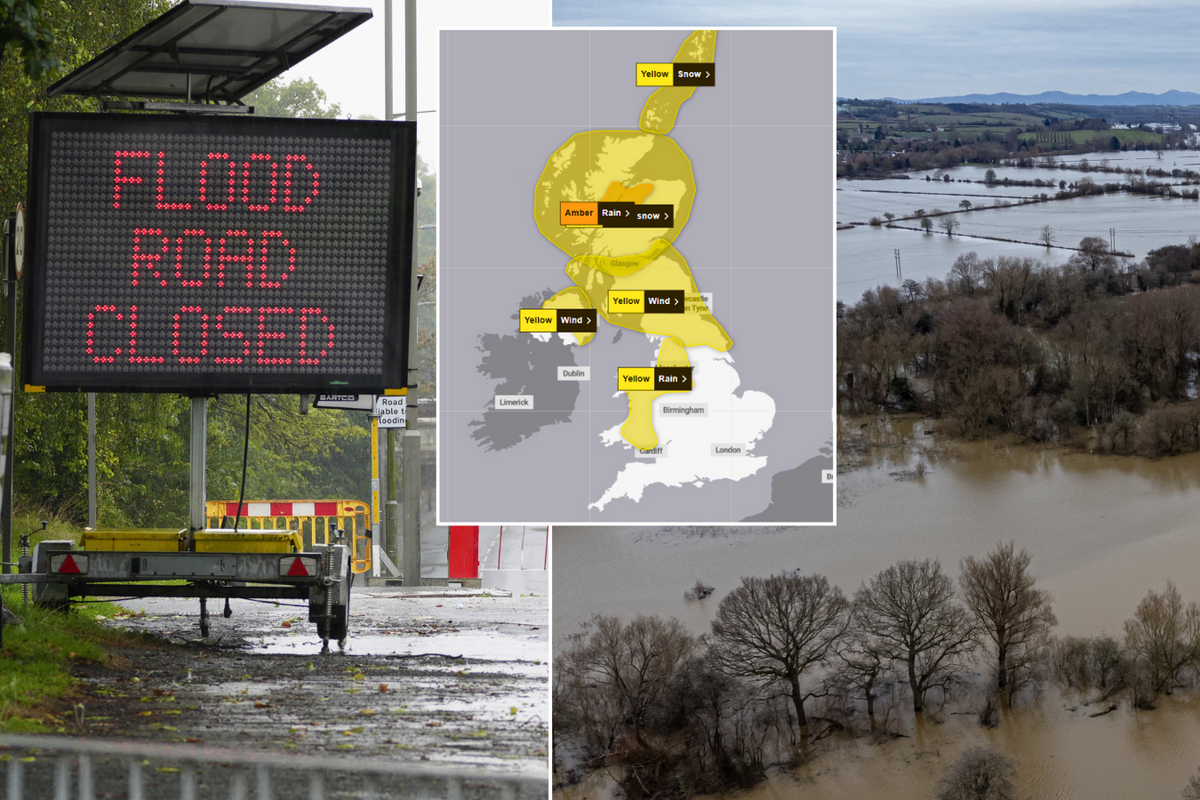 Flood warning sign/Met Office weather warnings/flooding in Gloucestershire