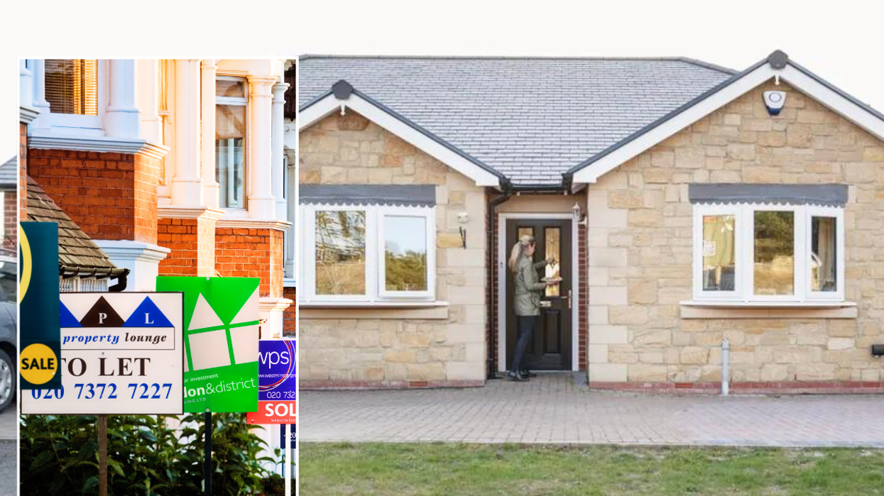 For sale signs / bungalow