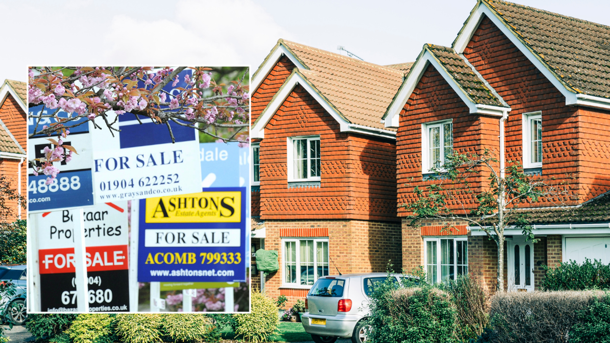 For sale signs / houses in UK
