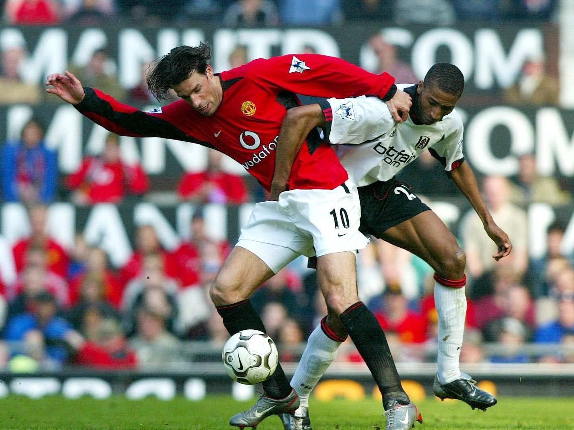 Former Premier League star hit by truck while trying to help victims of another car accident