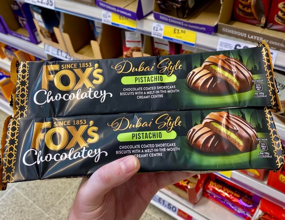 Fox's Biscuits Dubai Style Indulgent Creams
