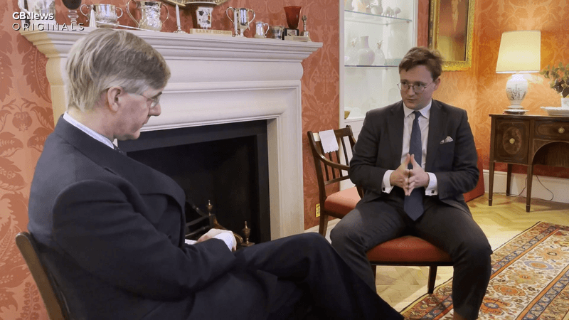 Keir Starmer rejoining 'toxic' customs union will 'tie Britain's hands  behind its back' with the US, expert warns