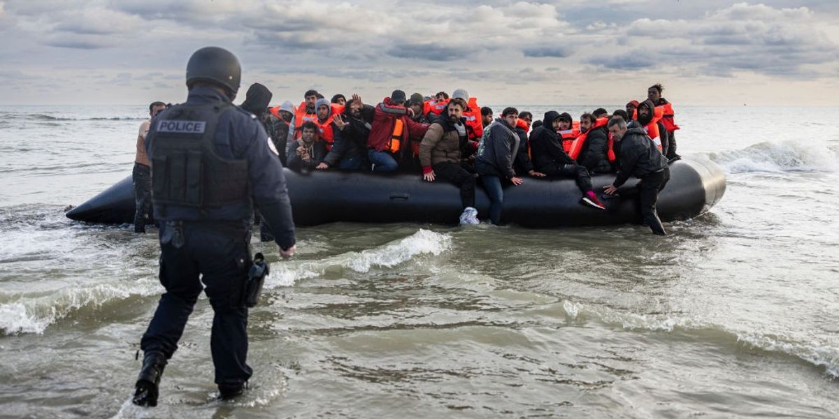 NextImg:French border police given new powers to arrest migrants who enter country illegally