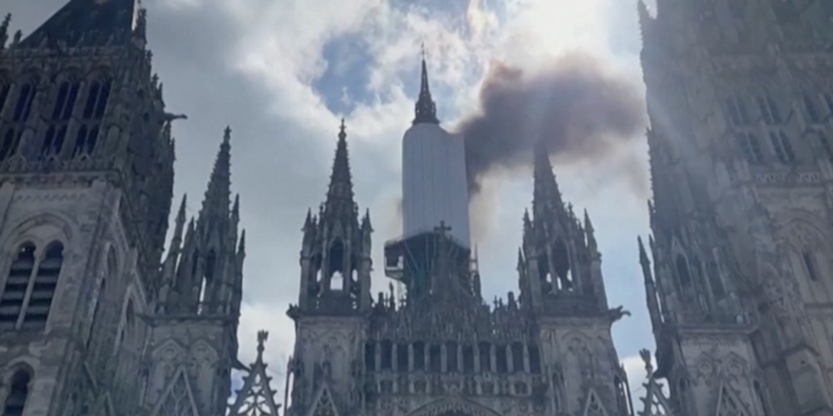NextImg:WATCH: Plumes of black smoke rise from Notre Dame Cathedral in Rouen