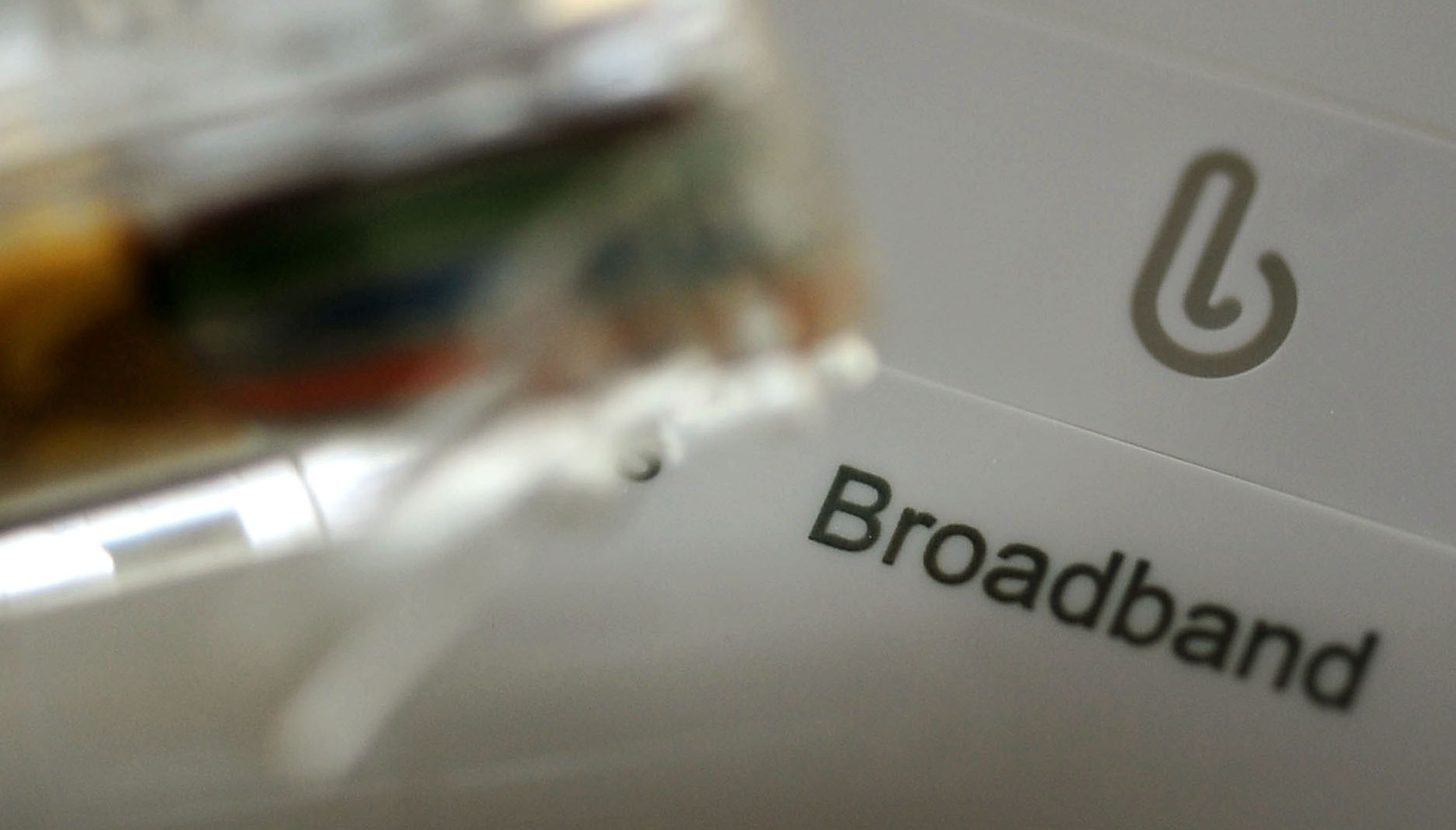French internet and mobile service users were experiencing issues overnight on Wednesday.