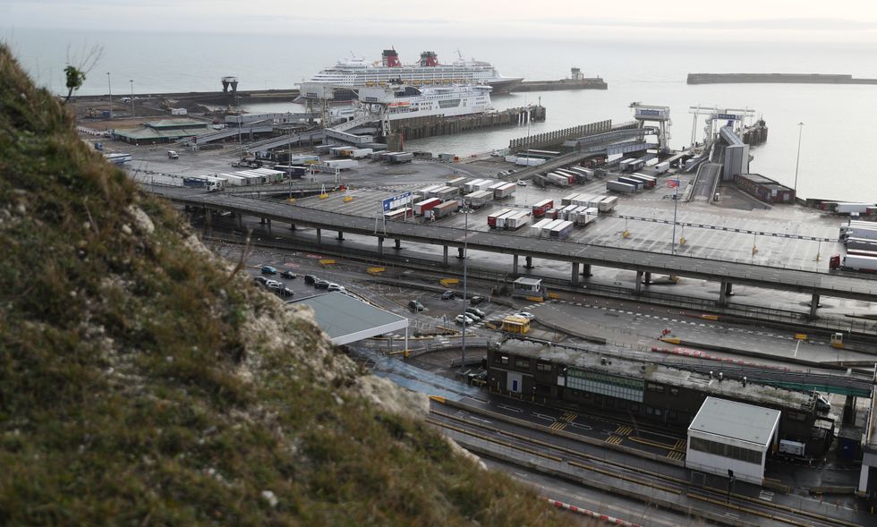 French member of parliament, Jean-Pierre Pont announced that entry of lorries towards the UK through the Channel Tunnel could be blocked.