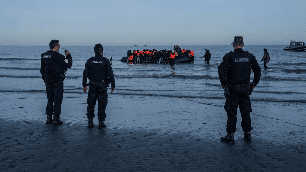 French police migrant patrol