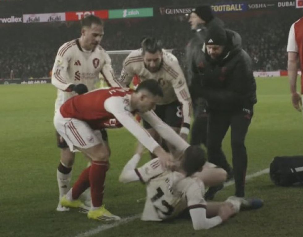 Gabriel Martinelli attempted to shove Conor Bradley off the pitch