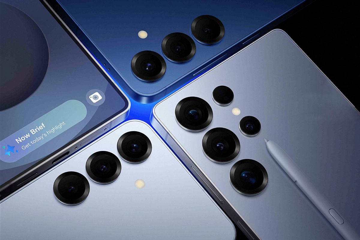 Galaxy S25, Galaxy S25 Plus, and Galaxy S25 Ultra with the S Pen stylus in blue