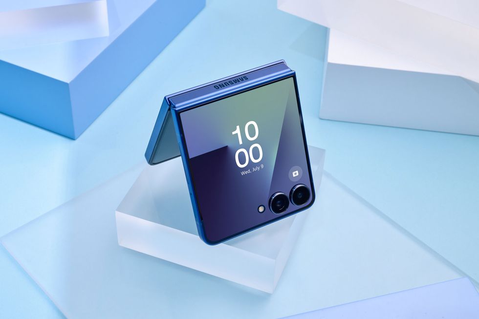 Galaxy Z Flip 7 folded over