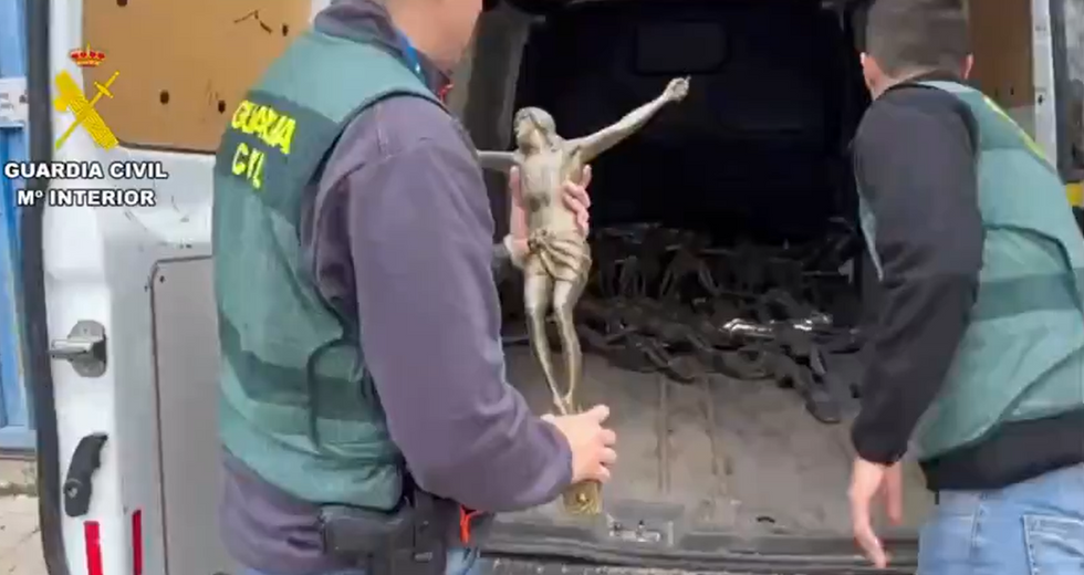 Gang of vile grave-robbing thieves caught with hundreds of stolen crucifixes