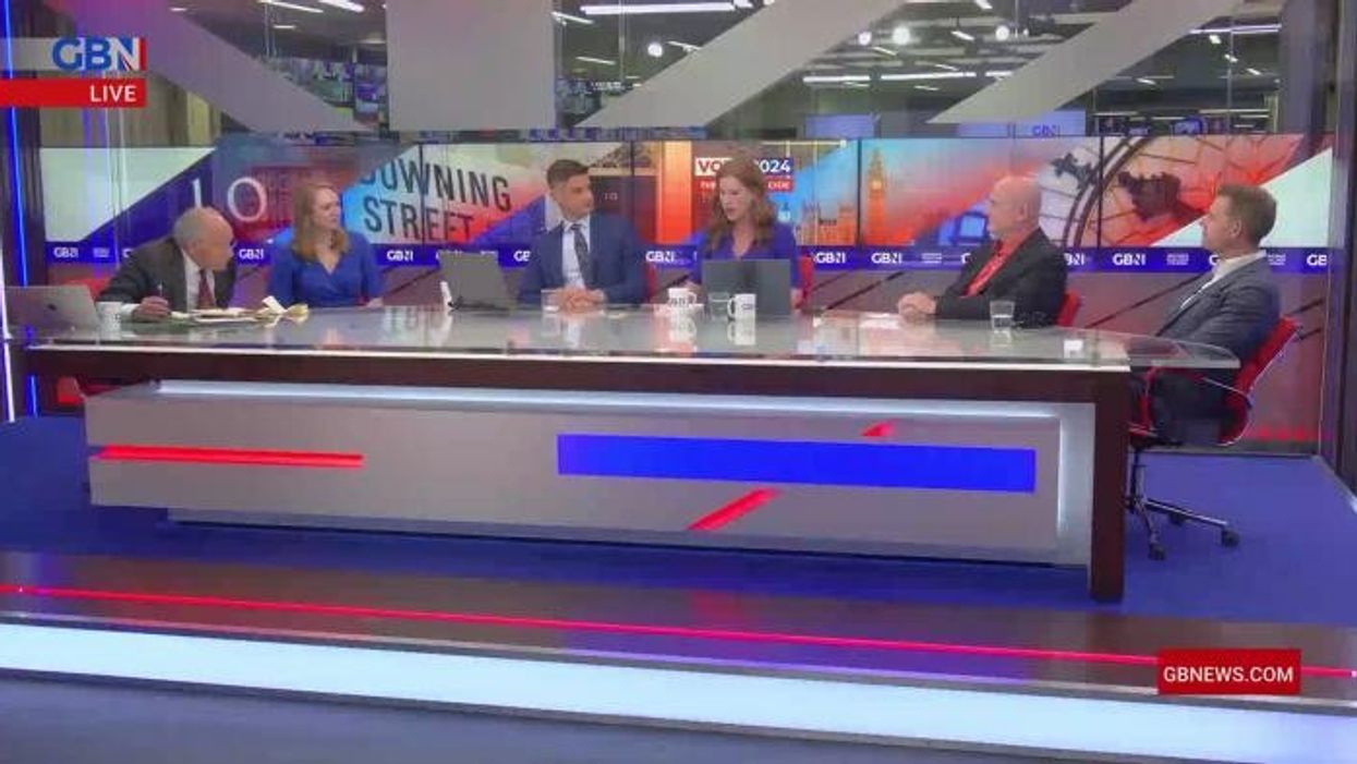 Body language expert breaks down Keir Starmer’s ‘adrenaline-free’ first speech as PM