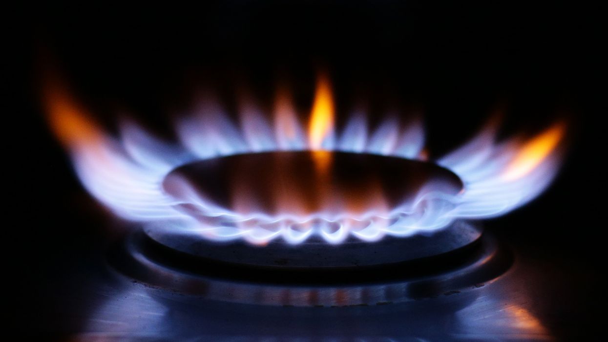 Gas