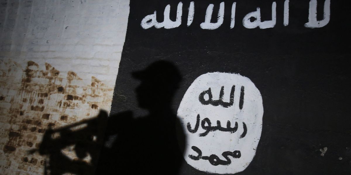 NextImg:ISIS fanatic who MI5 warn poses terror threat given right to live in UK