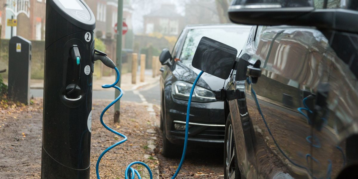 NextImg:Drivers at severe risk of being left stranded on UK roads amid lack of charging infrastructure