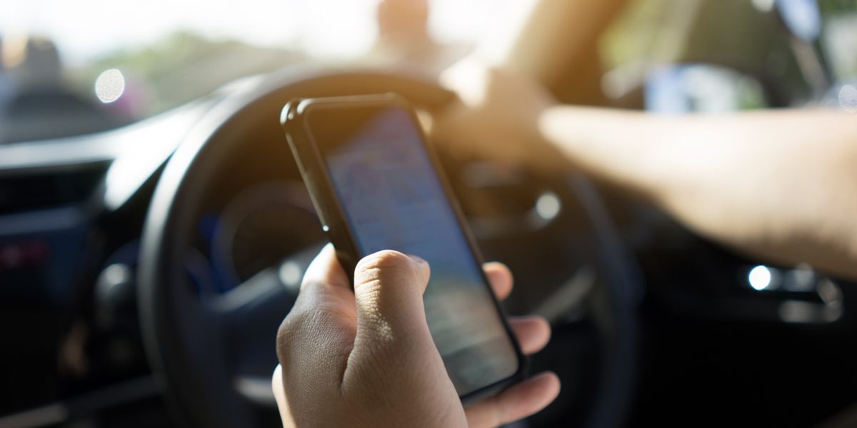 NextImg:Labour told to strip licences and give harsher penalties for mobile phone use in cars