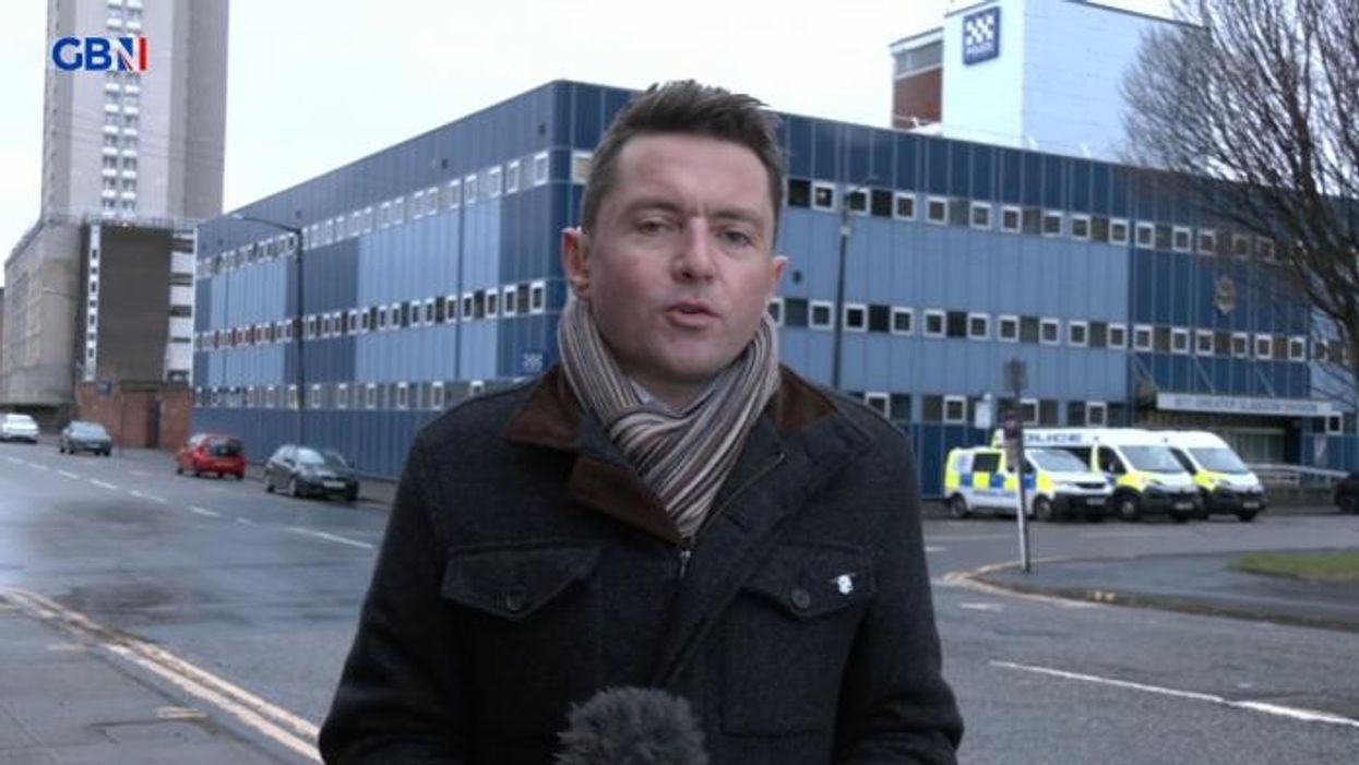 Bus smashes into apartment building in Paisley as five rushed to hospital