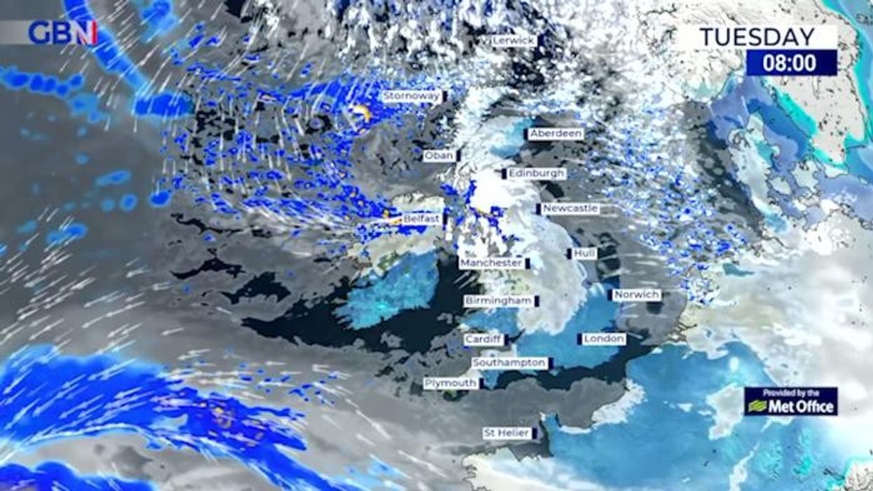 Snow storm: Met Office UPGRADES weather system as maps show another 48 HOURS of mass snowfall