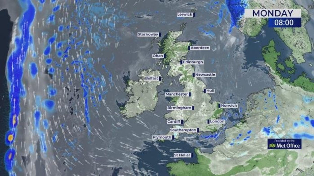 UK weather: Unyielding dome of ‘anticyclonic gloom’ to smother Britain with thick cloud and fog