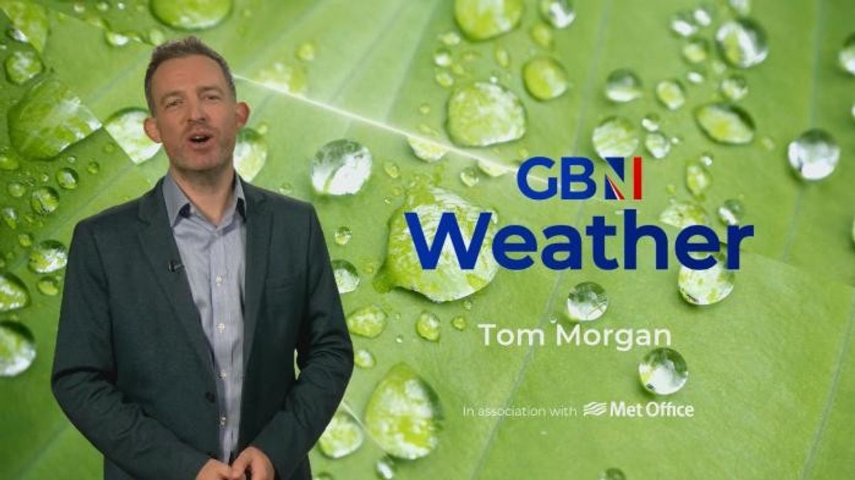 UK weather: Met Office issues 21-hour rain warning as Britain faces weekend washout