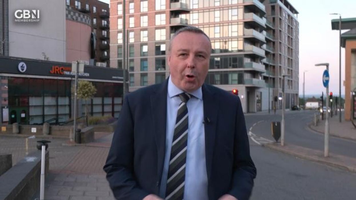 WATCH: Rare behind-the-scenes access as Mark White joins Flying Squad raid on phone theft gang