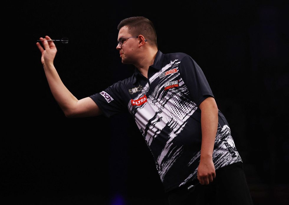 Gian van Veen was appearing in his Premier League debut, knocking out the world champion