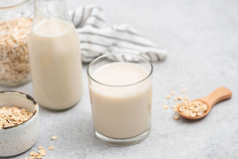 GLASS OF OAT MILK