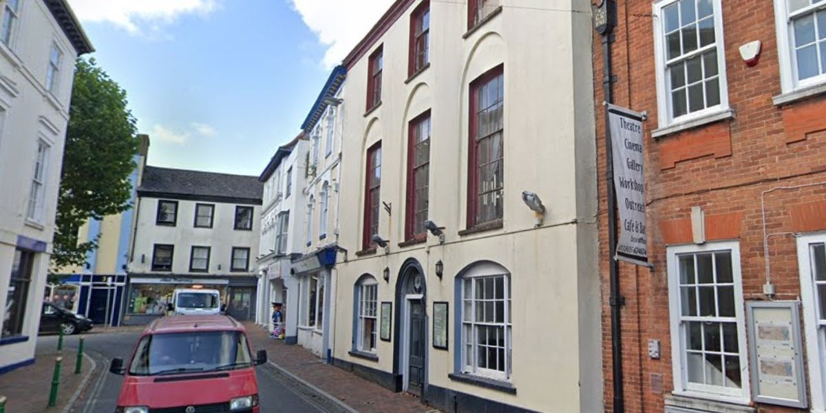NextImg:Hotel set to be restored to former glory as community rallies together to bring derelict building back to life
