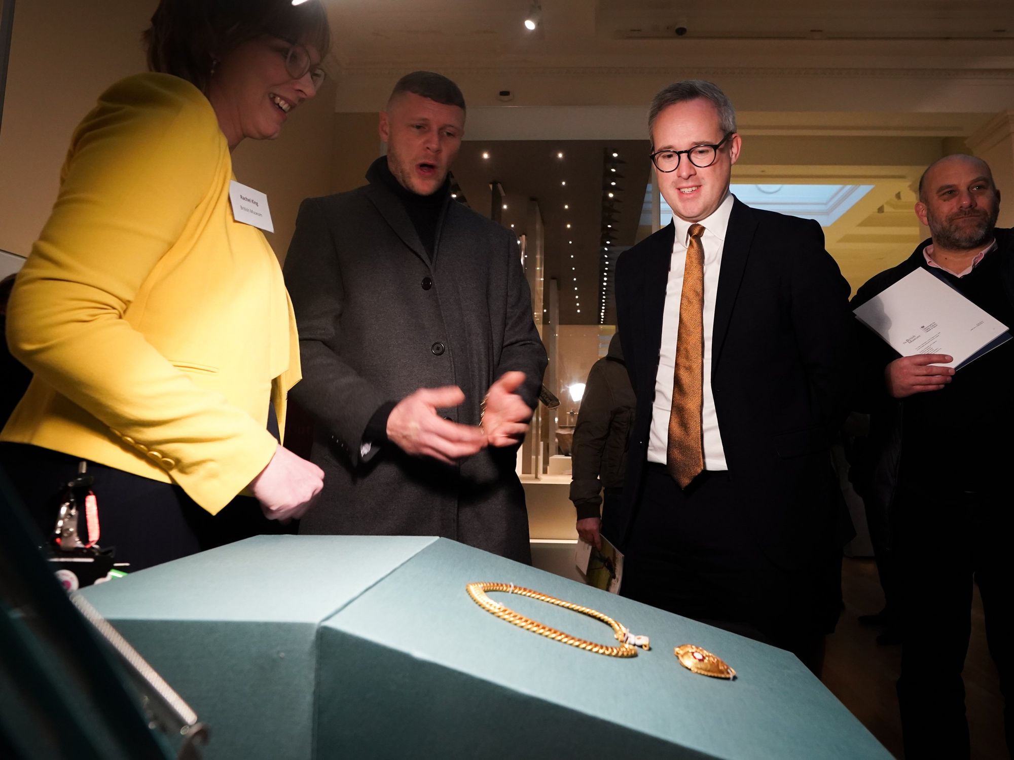 Gold pendant made for Henry VIII's daughter sells for £3.5m after being found near Birmingham cafe