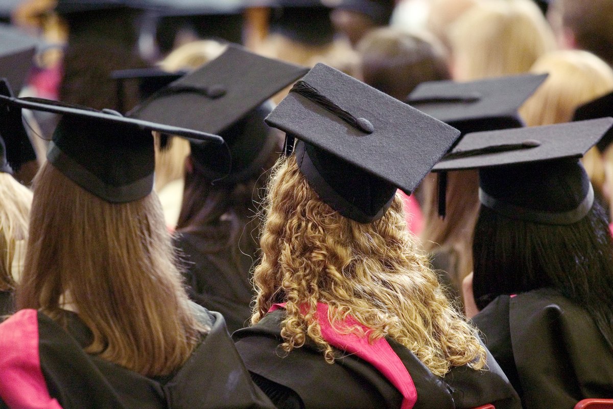 One in 10 graduates plan to leave Britain as 'worst job market in decades' sparks mass exodus