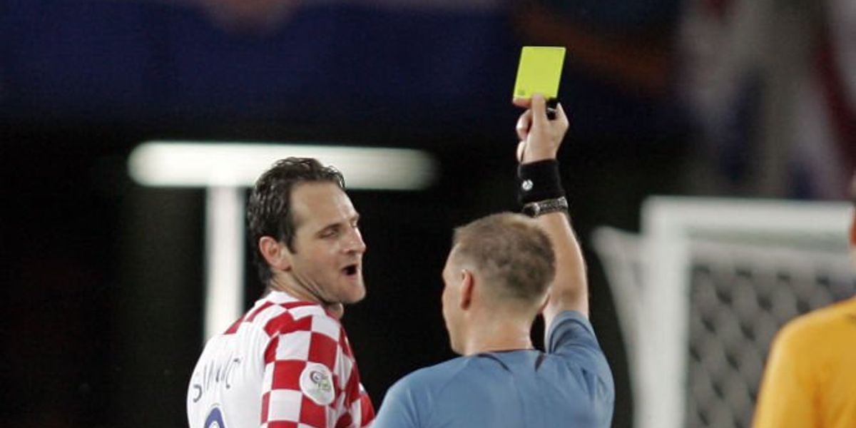 The English referee who mistakenly booked the same player three times The English referee who mistakenly booked the same player three times