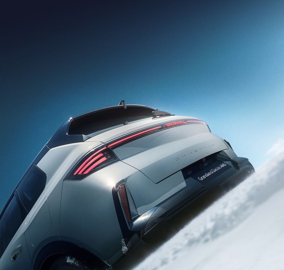 Grandland Electric AWD exterior