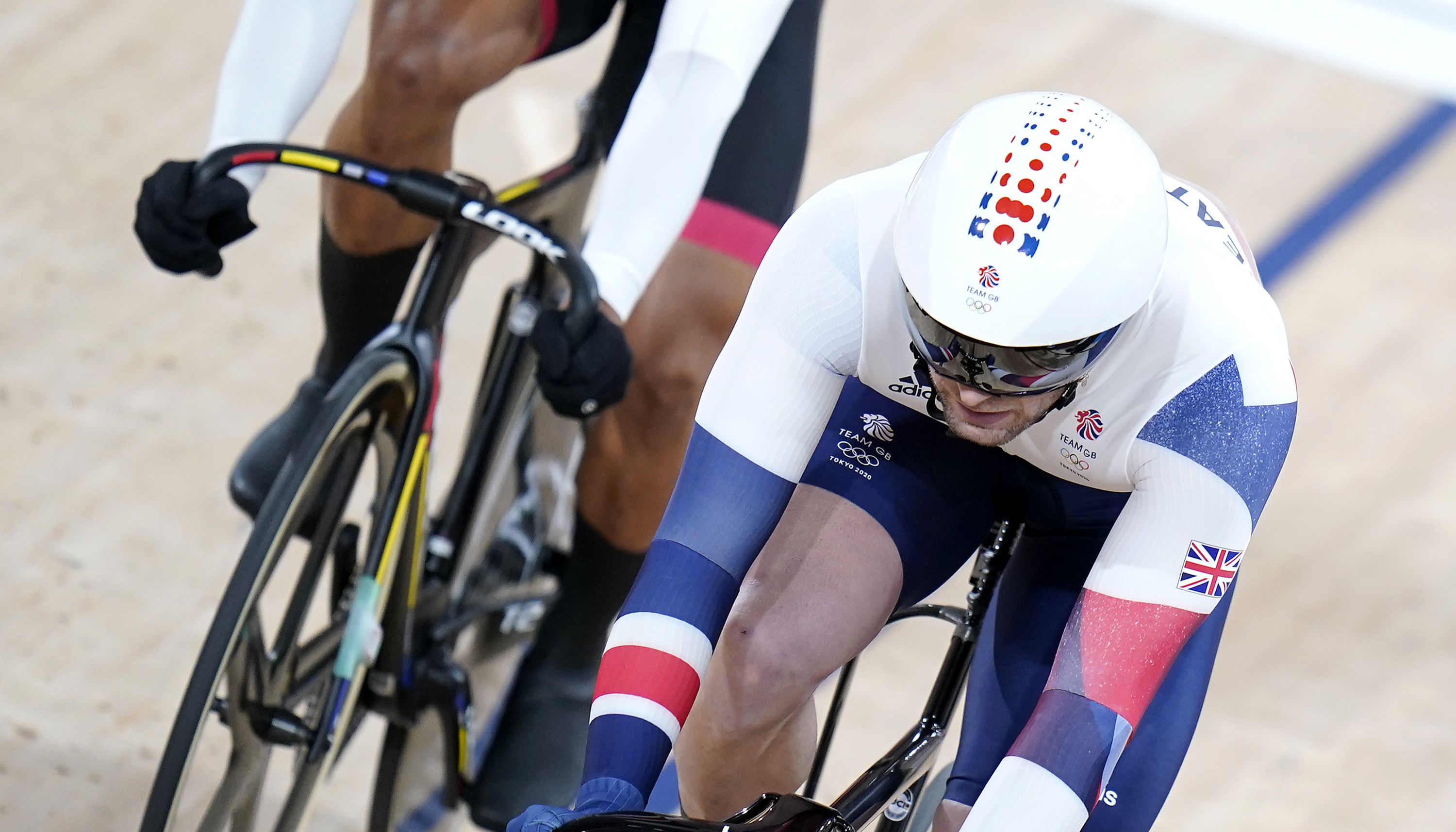 Great Britain's Jason Kenny (right) wins the Men's Keiran Semi Finals.