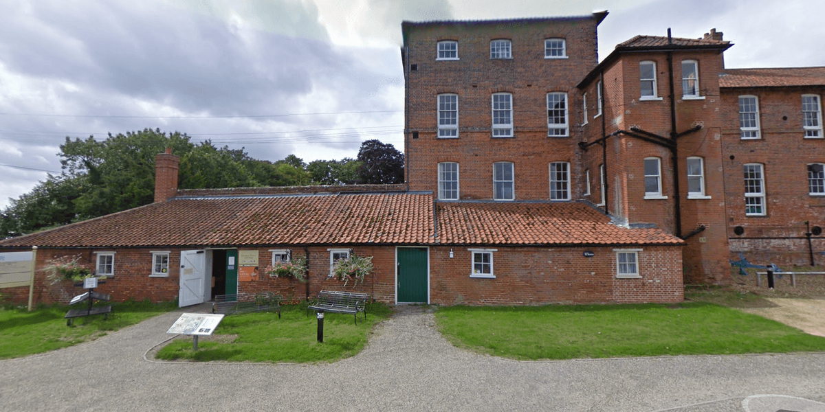 Fraudster manager stole artefacts from museum over two decades before selling them for £50,000 Fraudster manager stole artefacts from museum over two decades before selling them for £50,000