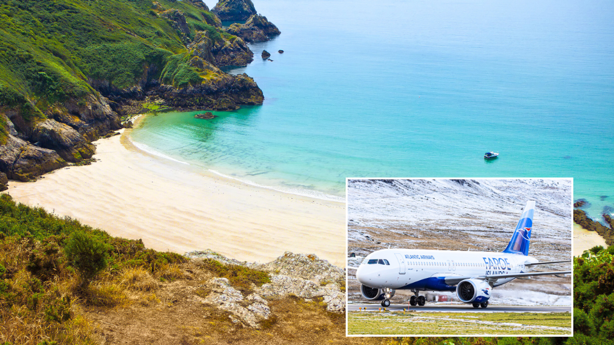 Guernsey beach / plane