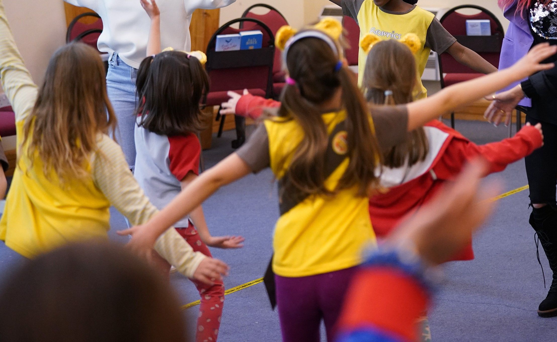 Guides and Brownies dancing
