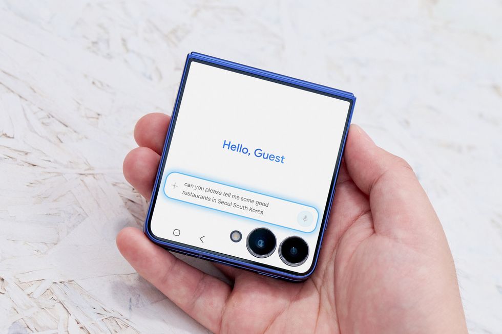 hand holding the galaxy z flip 7 with the flexwindow shown in full