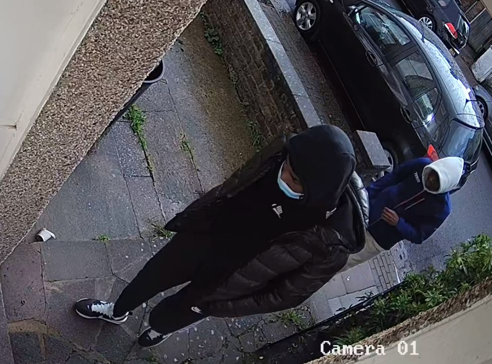 Handout photo dated 15/11/22 issued by the Metropolitan Police of two males they are trying to trace after they forced entrance into the home of a woman in south west London. She was forced into the kitchen at knifepoint by one of the males, who demanded money before they both fled. Issue date: Thursday November 17, 2022.