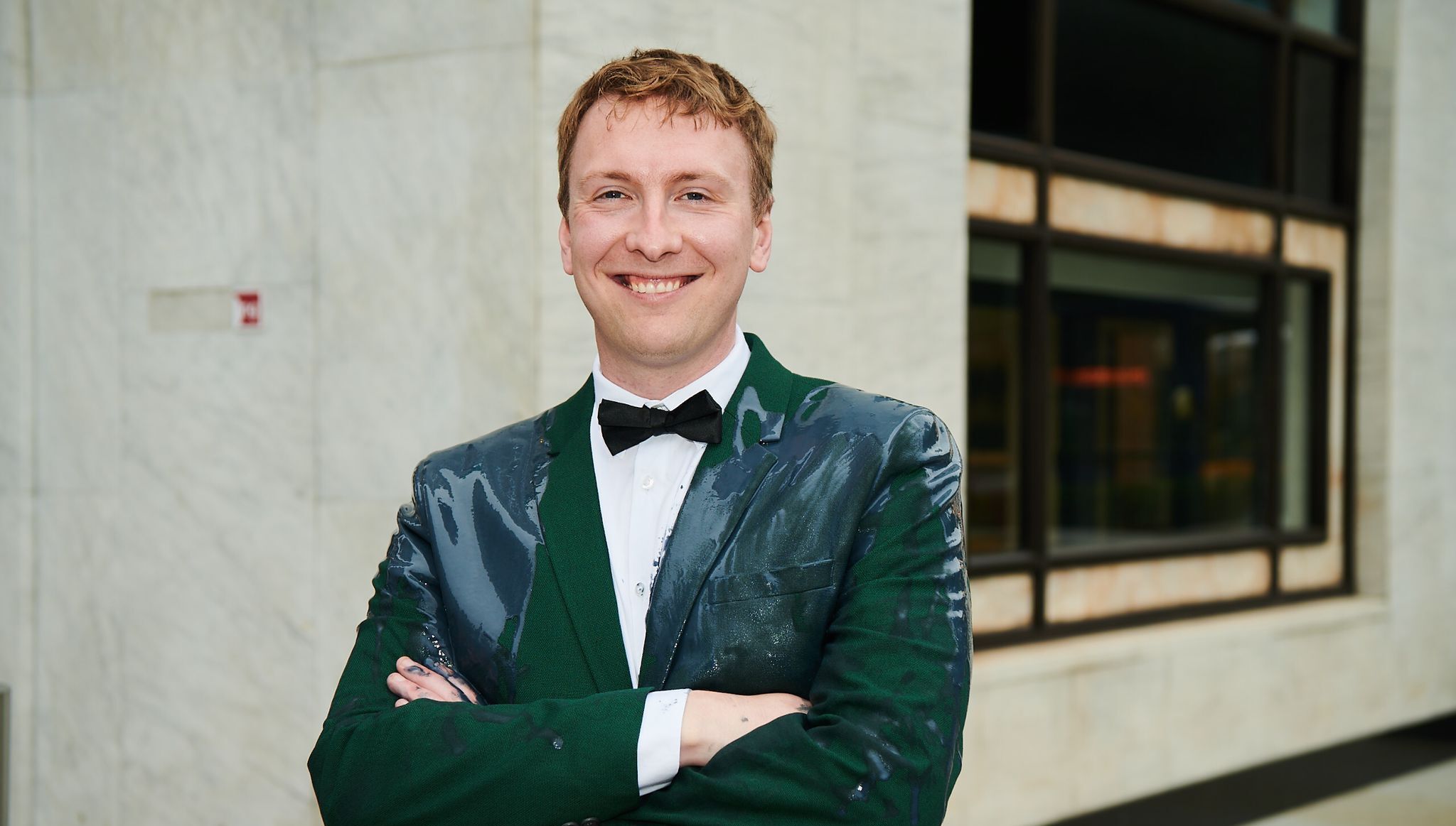 Handout photo issued by Channel 4 of Joe Lycett outside of Shell's Headquarters in London, perfoming a stunt as part of his documentary Joe Lycett vs The Oil Giant, which explores the energy company, its marketing and its exploration for new oil reserves. Picture date: Thursday October 7, 2021.