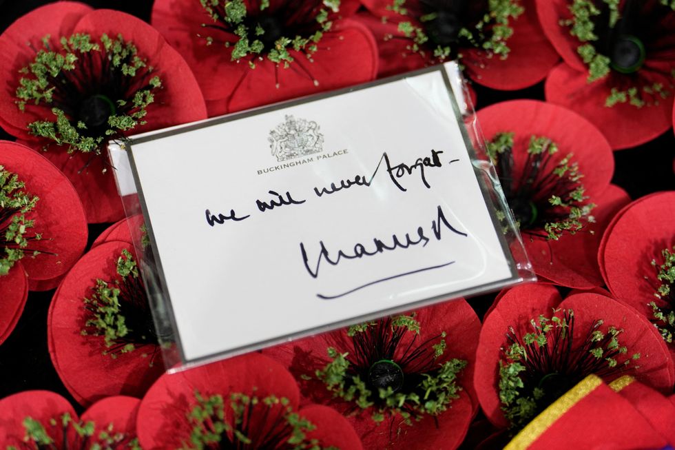 Handwritten note wreath