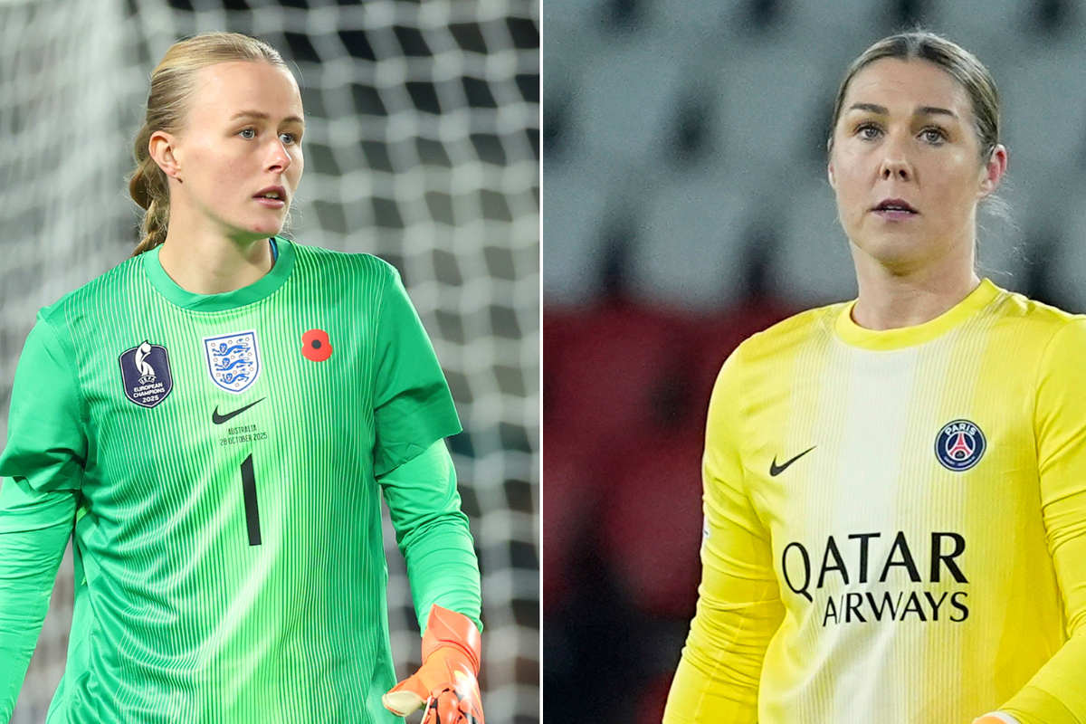 Hannah Hampton and Mary Earps