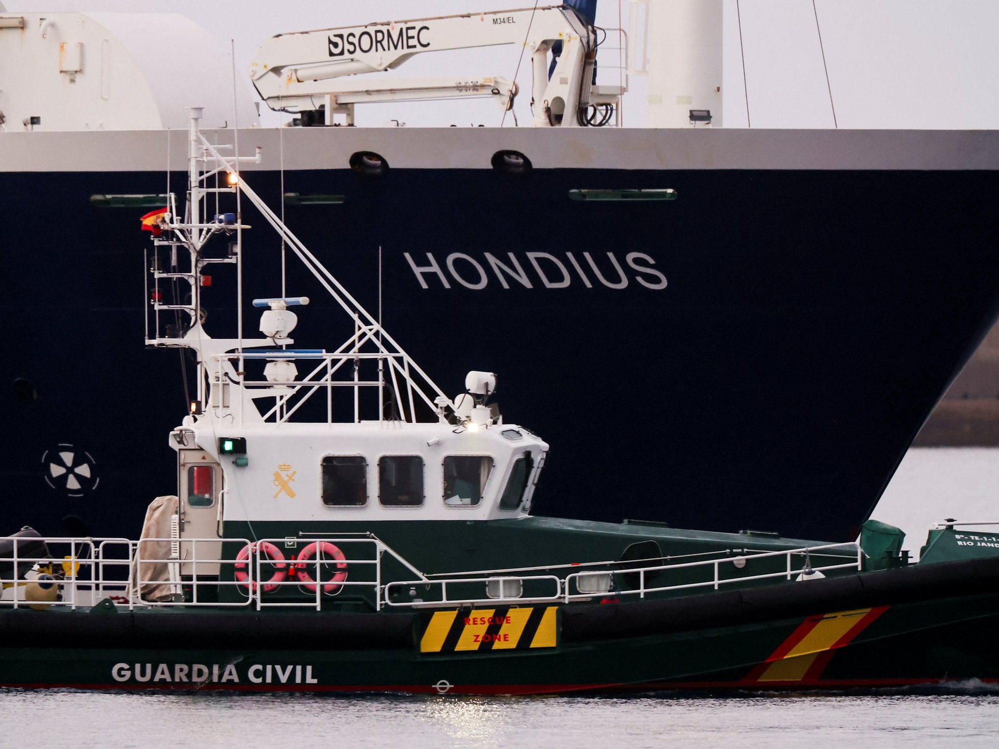 Hantavirus-stricken ship off shore of Tenerife