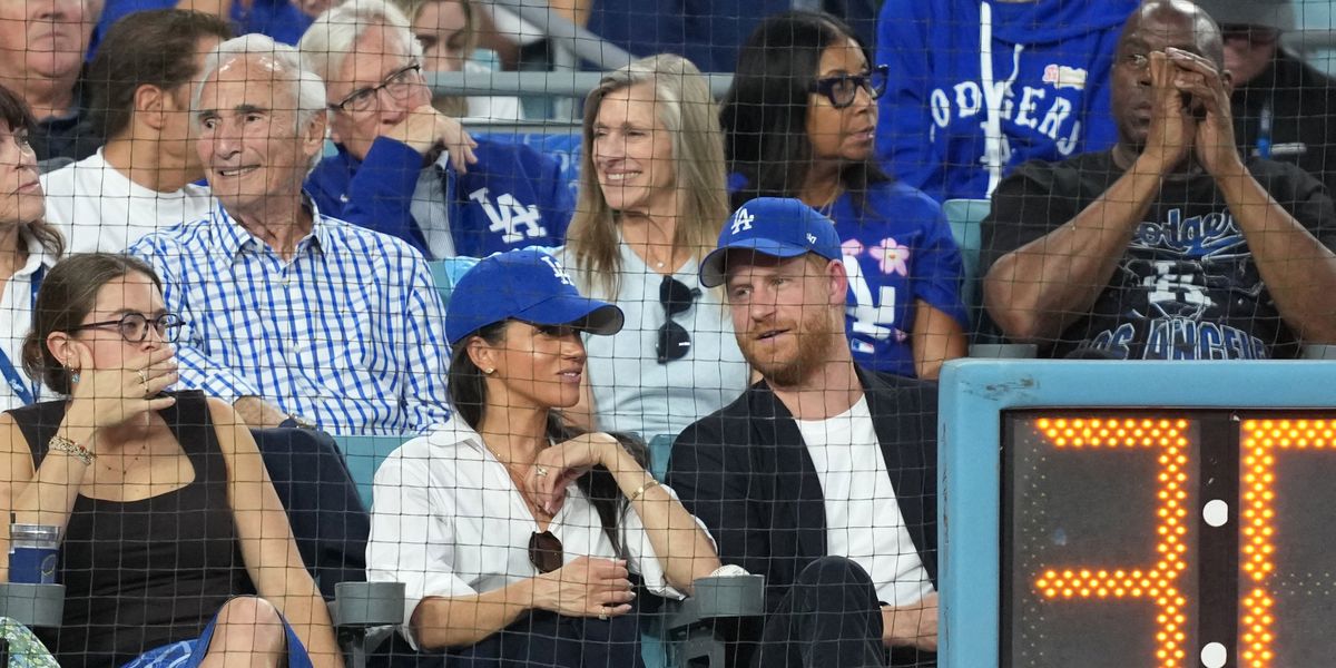 Prince Harry and Meghan’s front row LA Dodgers seats worth thousands of pounds spark fury as local legends relegated Prince Harry and Meghan’s front row LA Dodgers seats worth thousands of pounds spark fury as local legends relegated