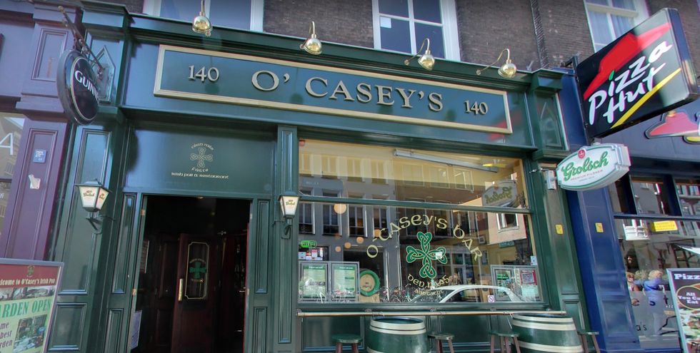 Harry drank Guiness at O'Casey's bar in The Hague