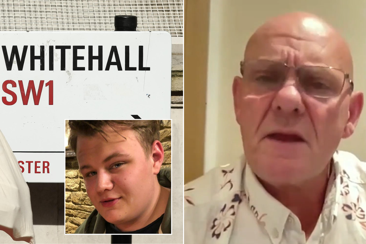 Harry Dunn/Whitehall sign/Tim Dunn