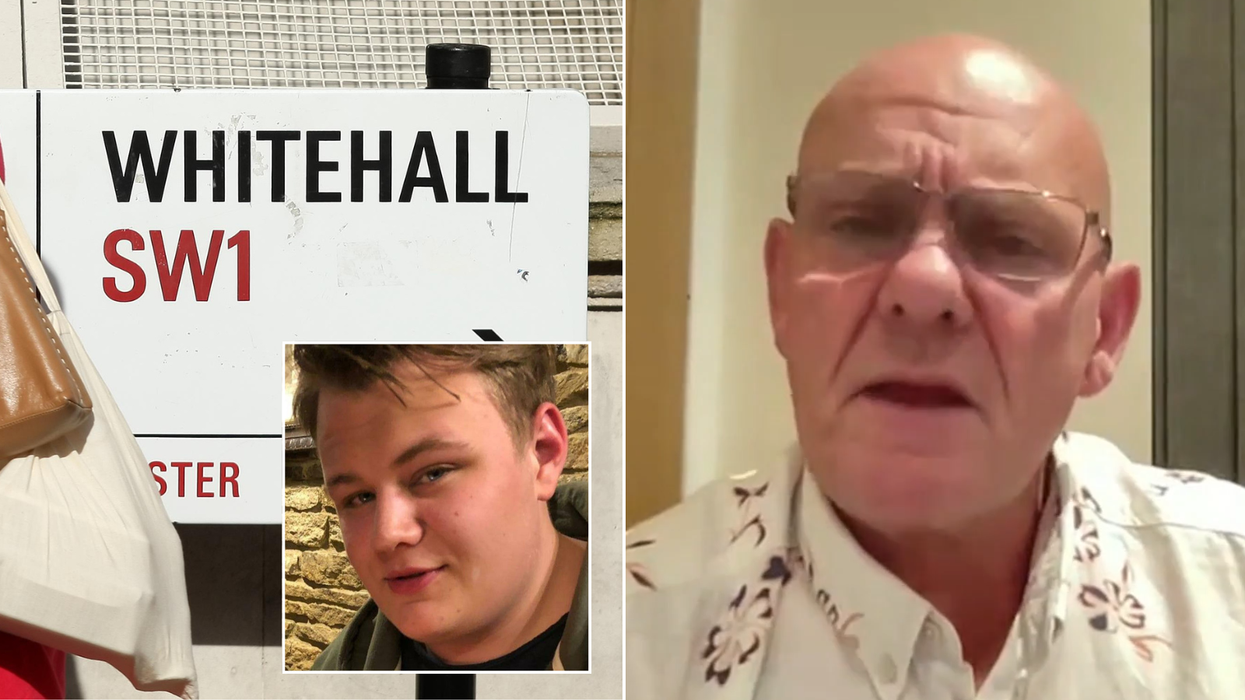 Harry Dunn/Whitehall sign/Tim Dunn