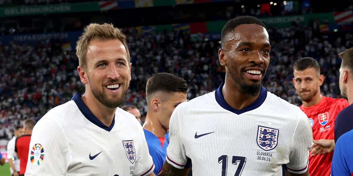 England striker ‘arrested and dragged from London bar in handcuffs after assault’ England striker ‘arrested and dragged from London bar in handcuffs after assault’