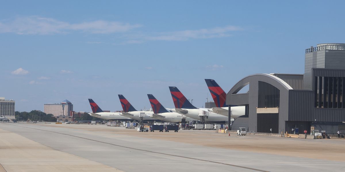 NextImg:Two planes COLLIDE while taking off at major American airport