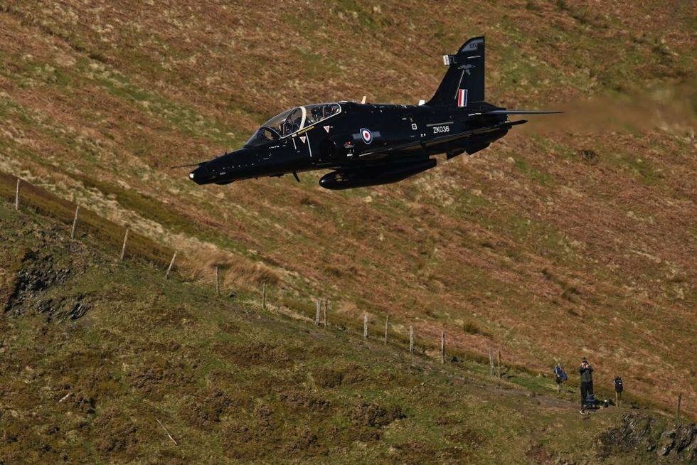 Hawk T2 jet