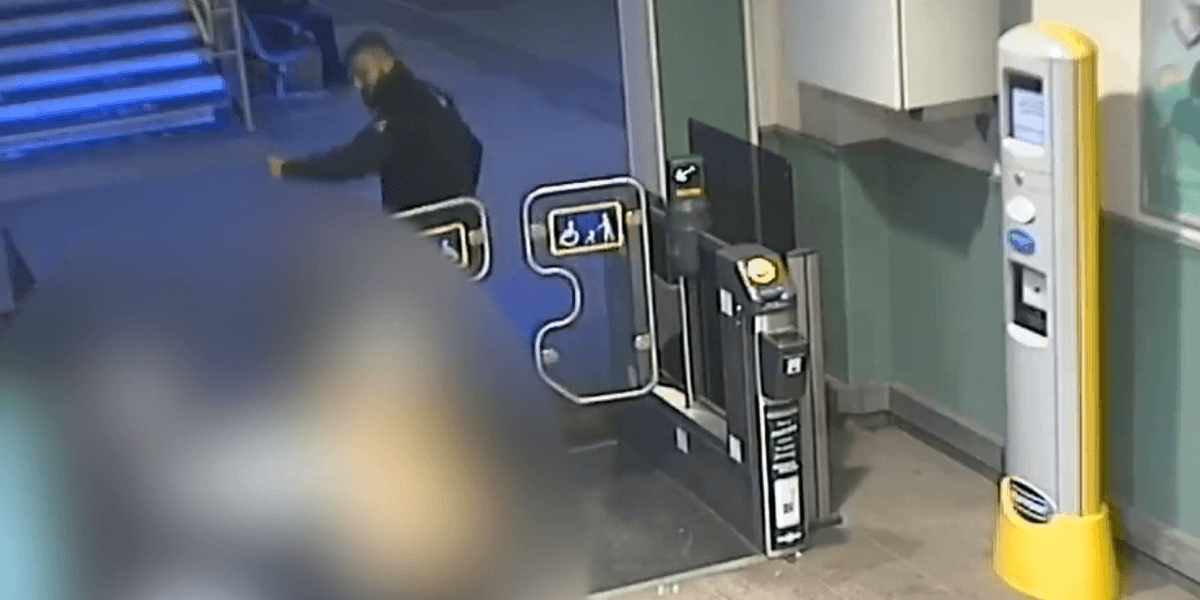 Asylum seeker gave woman thumbs up before sexually assaulting her…then told police he ‘did nothing wrong’ Asylum seeker gave woman thumbs up before sexually assaulting her…then told police he ‘did nothing wrong’